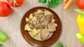 Pork tenderloin in mushroom sauce