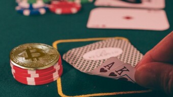 Top 5 Reasons Why Poker Players Should Get into Cryptocurrencies