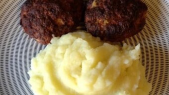 Foodbook #1101 mashed potatoes with meatballs