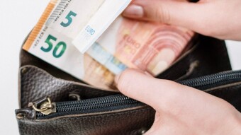 How i earn a dollar a day in bitcoin, Bitcoin UBI?