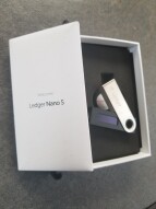 Ledger Nano S (Hardware wallet) Keep your Crypto Secure