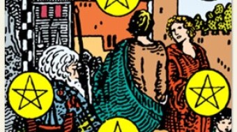 The biggest Full Moon of the year is approaching relentlessly. Pluto shakes our foundations. Moon merges with Neptune. Look for the right tools for the situation in question. The 10 of Pentacles and the 4 of Swords - 15/10/24
