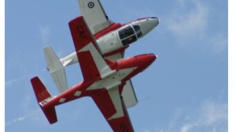 One Dead In Canadian Forces Snowbirds Jet Crash