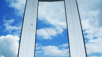 window.history.back()
