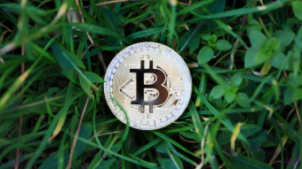 Bitcoin: the hash rate is growing but electricity consumption is decreasing