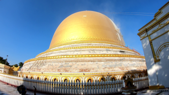 Kaunghmudaw Pagoda in Sagaing and the controversial golden color - my journey in Asia