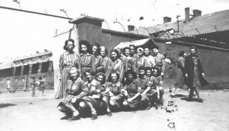 Calendar card - 05 May 1945 - Liberation of the concentration camp in Holiszów (Czech Republic).