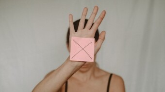 How to Let a Woman Know You're a Douche Canoe She Doesn't Want to Date (in Ten Steps or Fewer)