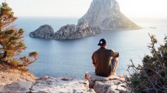 Weekly Briefing №92 | August Diversions on Fintech, Quantum Computing, Economic Sci-Fi and Amazon