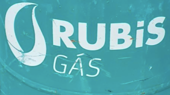 Don't buy gas from Alpedrinha (or why not to charge foreigners extra)