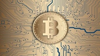 Bitcoin breaks the 8,000 dollar wall, bullish scenario and skyrocketing social sentiment