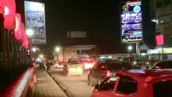 The Red Bridge Before Pandemic - Streetphotography in Bogor, West Java