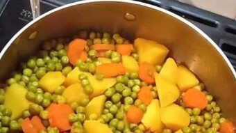 Foodbook #552 pea stew with potatoes