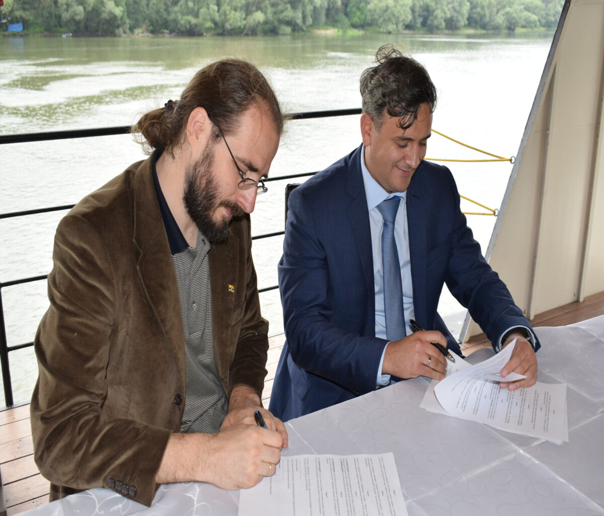 LIBERLAND BUILDS STRONG TIES WITH VOJVODINA PROVINCE Apatin Free Trade Zone Chamber of Commerce 1