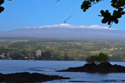 Mauna kea and mauna loa