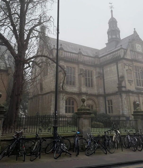 The atmosphere of foggy Oxford