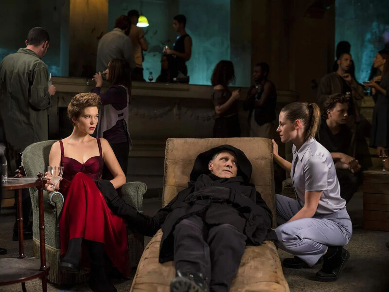 Léa Seydoux, Viggo Mortensen and Kristen Stewart in Crimes of the Future