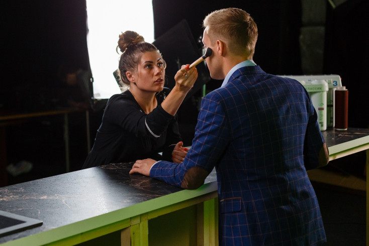 Makeup artist