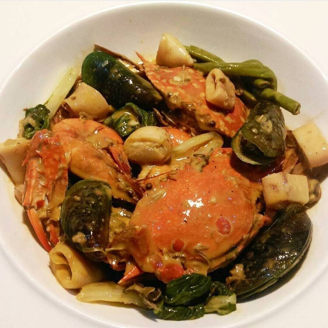 Seafood Kare Kare