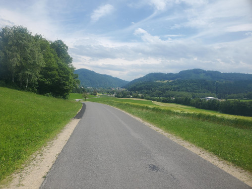 f091af1adac352028dc77d3d379e31fb0da171ae2fefb7df2b7e13082ca31f96.jpg