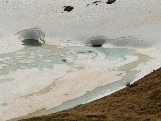 Lai Pintg, the lower, smaller lake