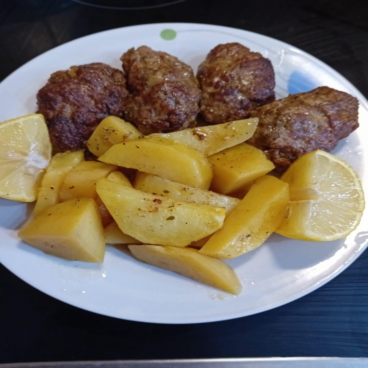a8ee79d6a227761fc1811019e8d336a1908d2311cda78b24c38c63a02df76206.jpg