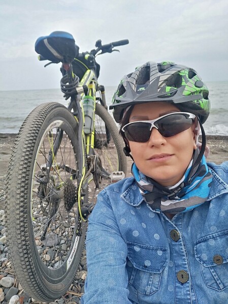 CYCLING! IRAN! GIRLS!