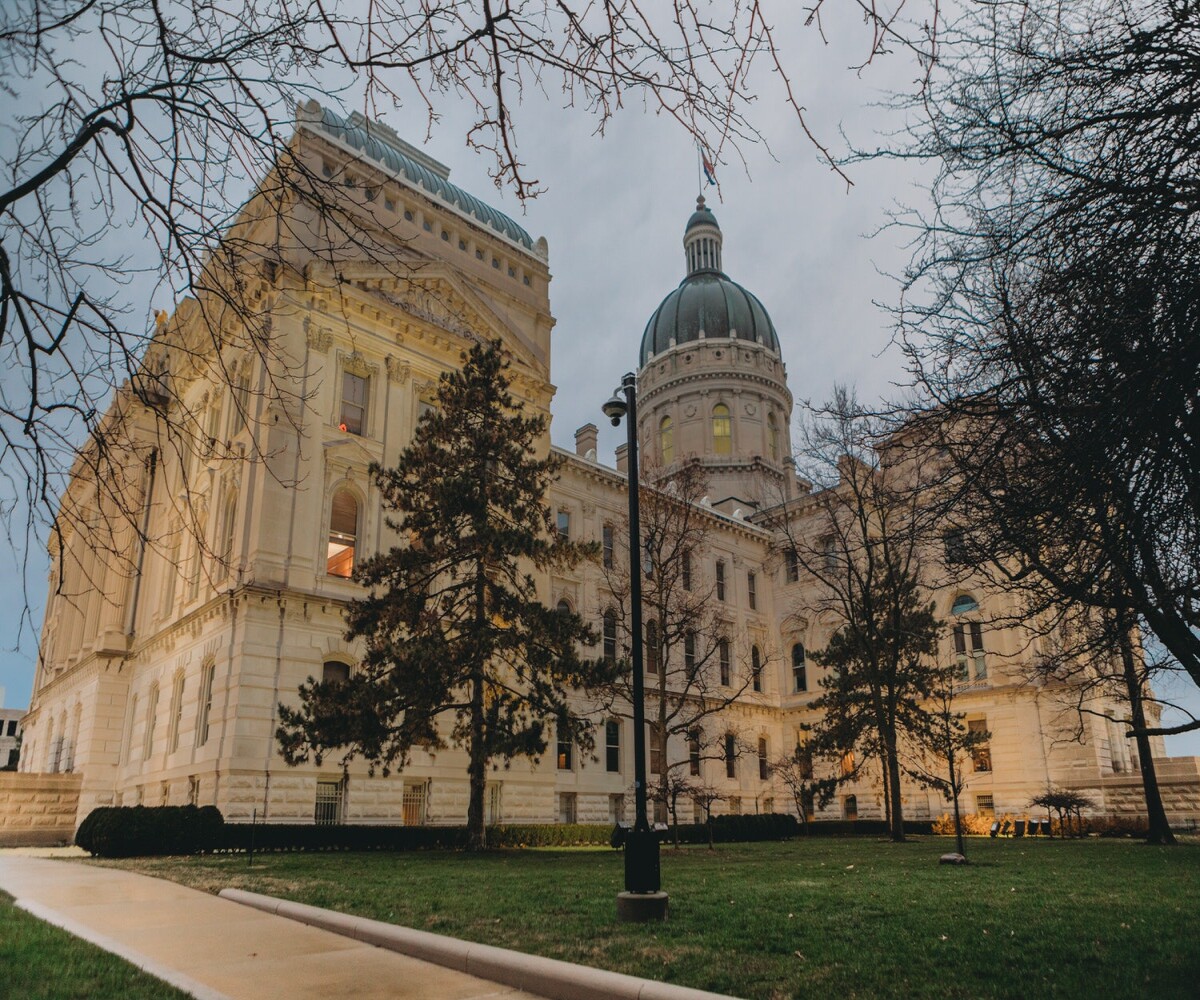 wide shot of indiana statehouse from an angle on a cloudy day