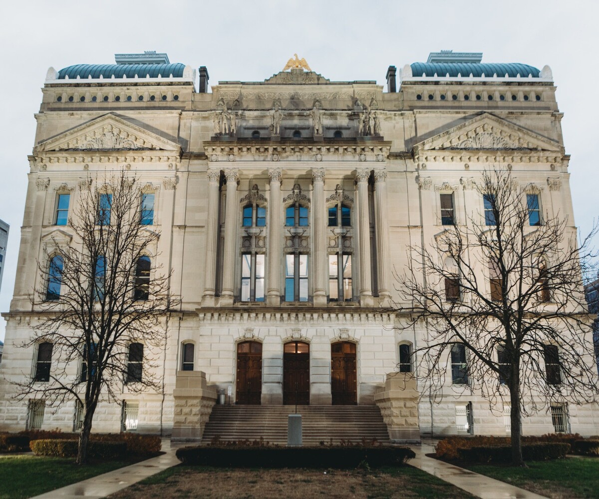 Indianapolis Statehouse front view