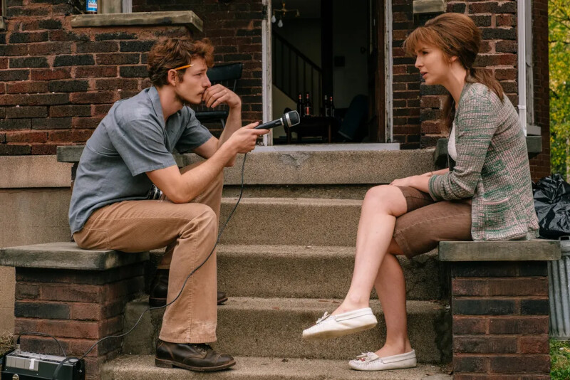 Mike Faist and Jodie Comer in