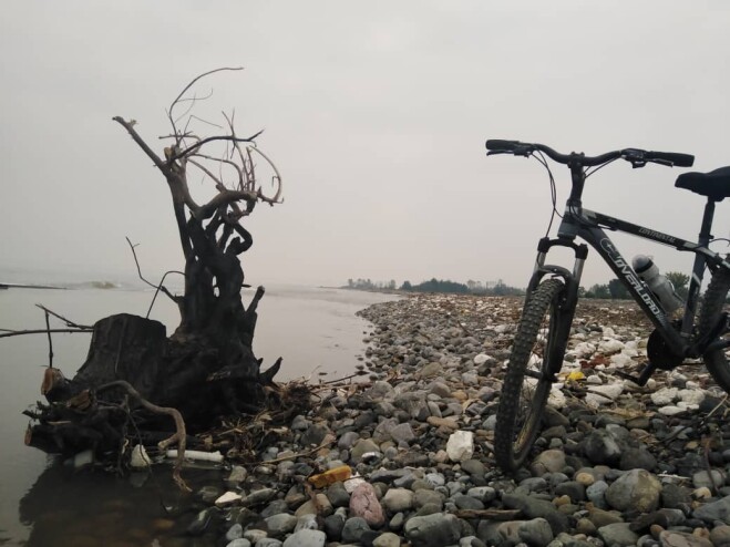 Cycling by The Beach in Iran, flood, nature,