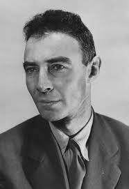 image taken from https://es.wikipedia.org/wiki/Robert_Oppenheimer