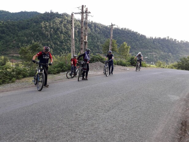CYCLING! IRAN! GIRLS!