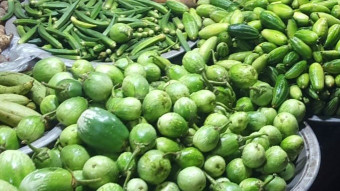 Capturing the Vibrant Life of a Vegetable Market
