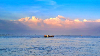 Moments of traveling along the river