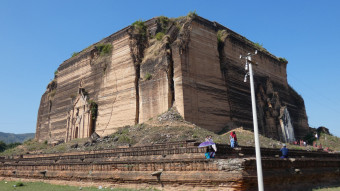 Myanmar Pagoda in Mingun - My travels around Asia