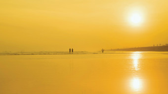 Anxiety attacks because of hot temperatures.