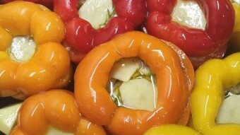 Foodbook #969 colorful peppers (gemista)