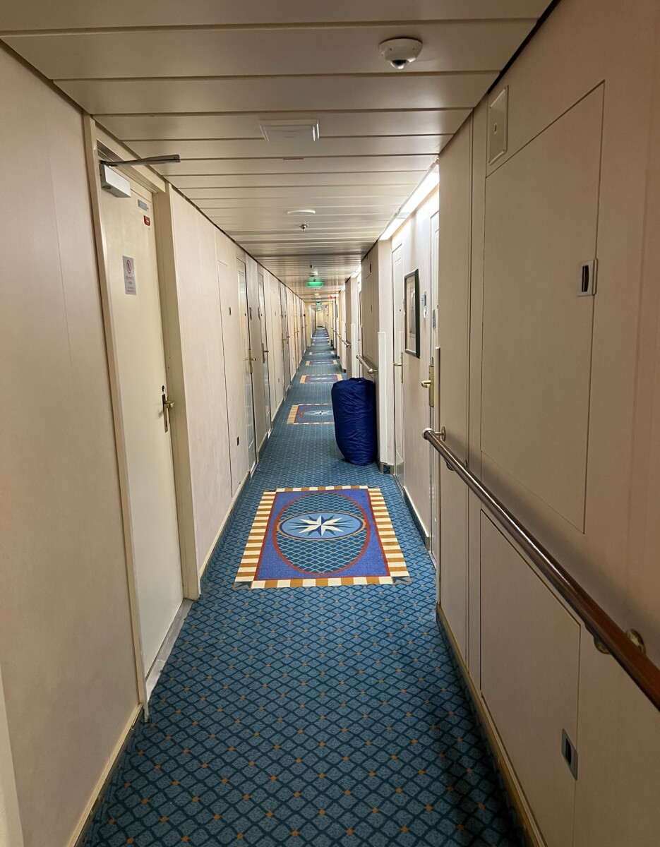 Cruise ship