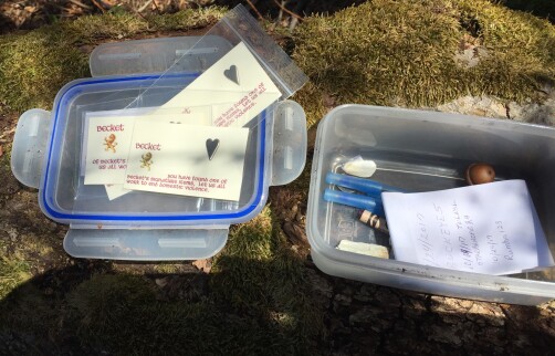 Tupperware lock 'n' lock geocache container