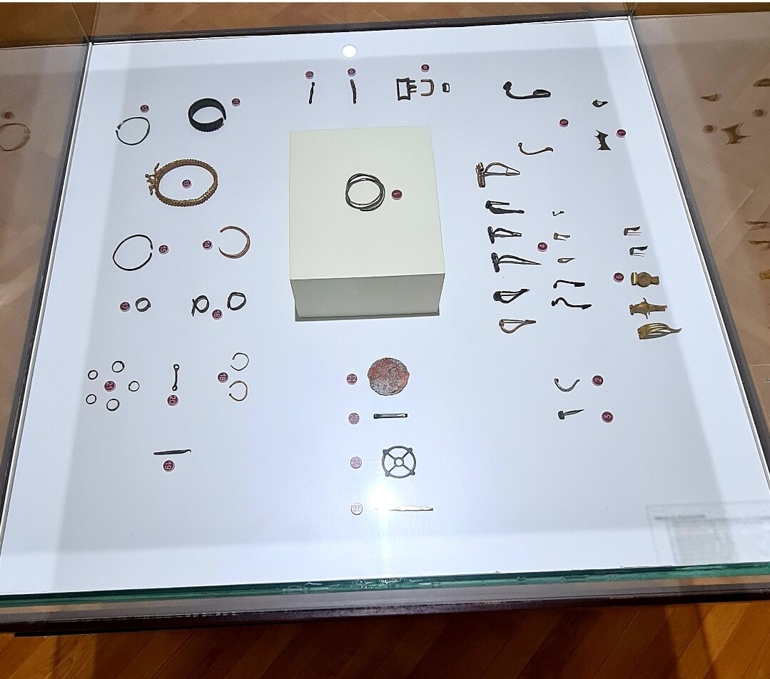 55cdd437f65b5916e7bb73902ab172a7a3213bd9a402c096866bc3e4204f7d37.jpg
