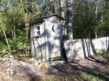 Outhouse geocache