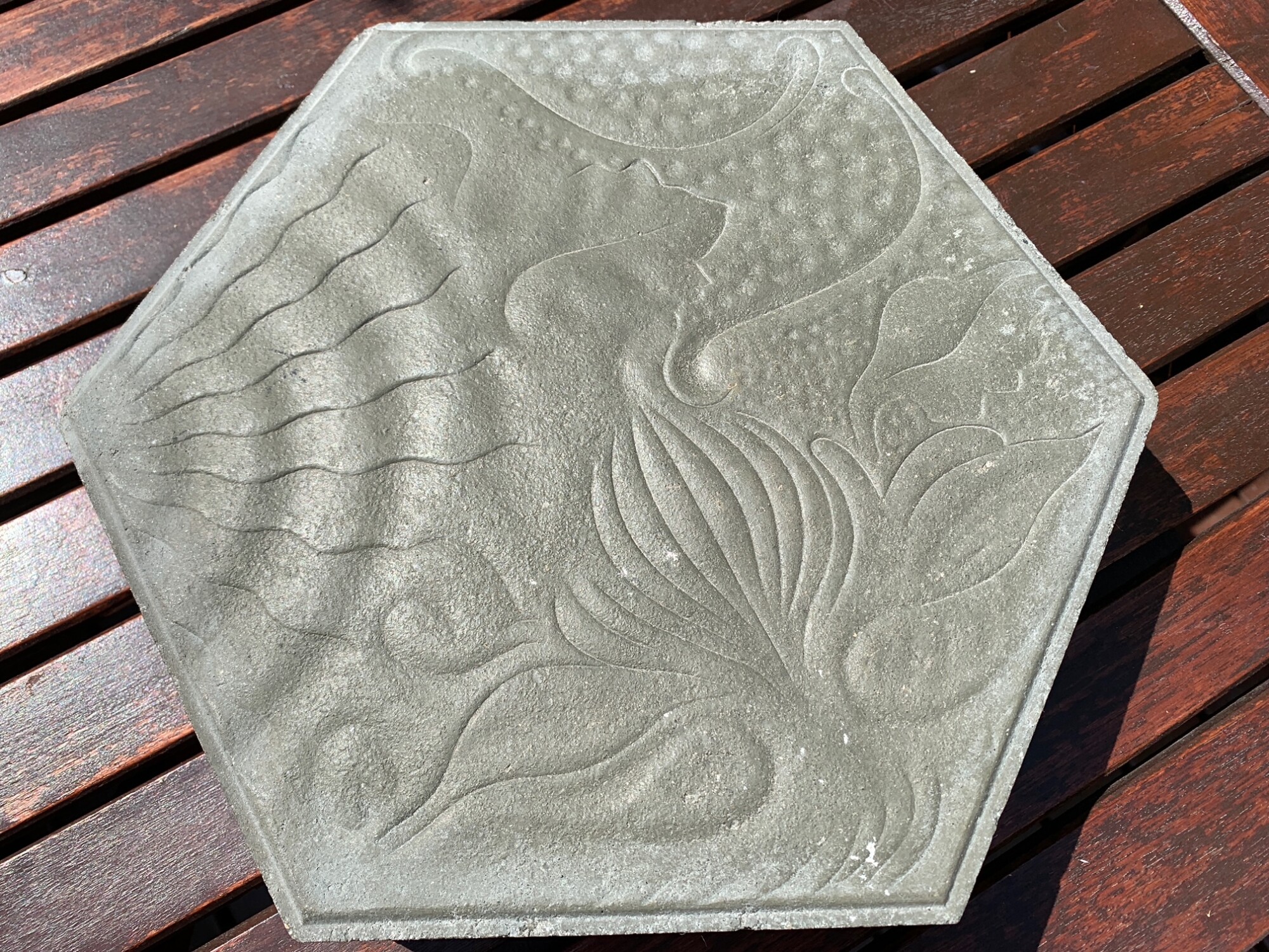 Gaudí and his tile on the Paseo de Gracia - La loseta Gaudí