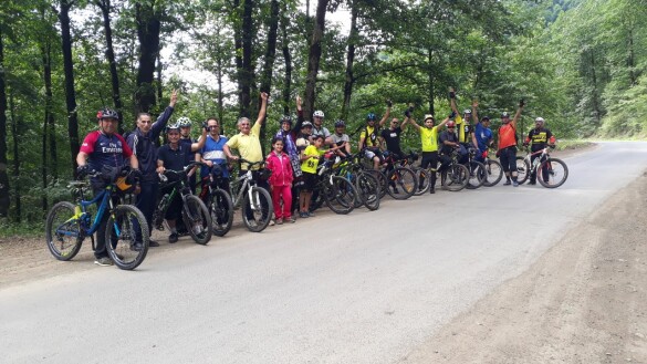 CYCLING! IRAN! GIRLS!