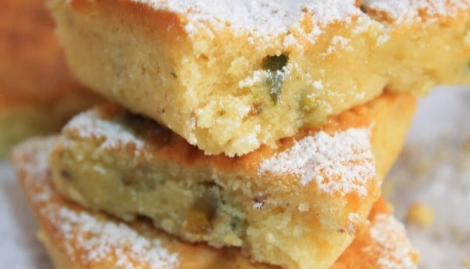 White chocolate brownie with pistachios