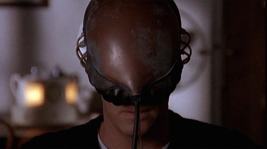 Nirvana movie still with Christopher Lambert
