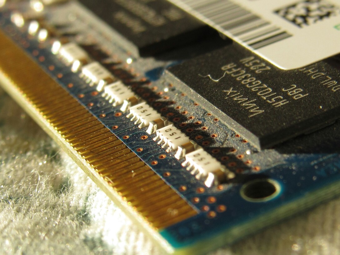 golden pins of a RAM