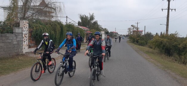 CYCLING! IRAN! GIRLS!