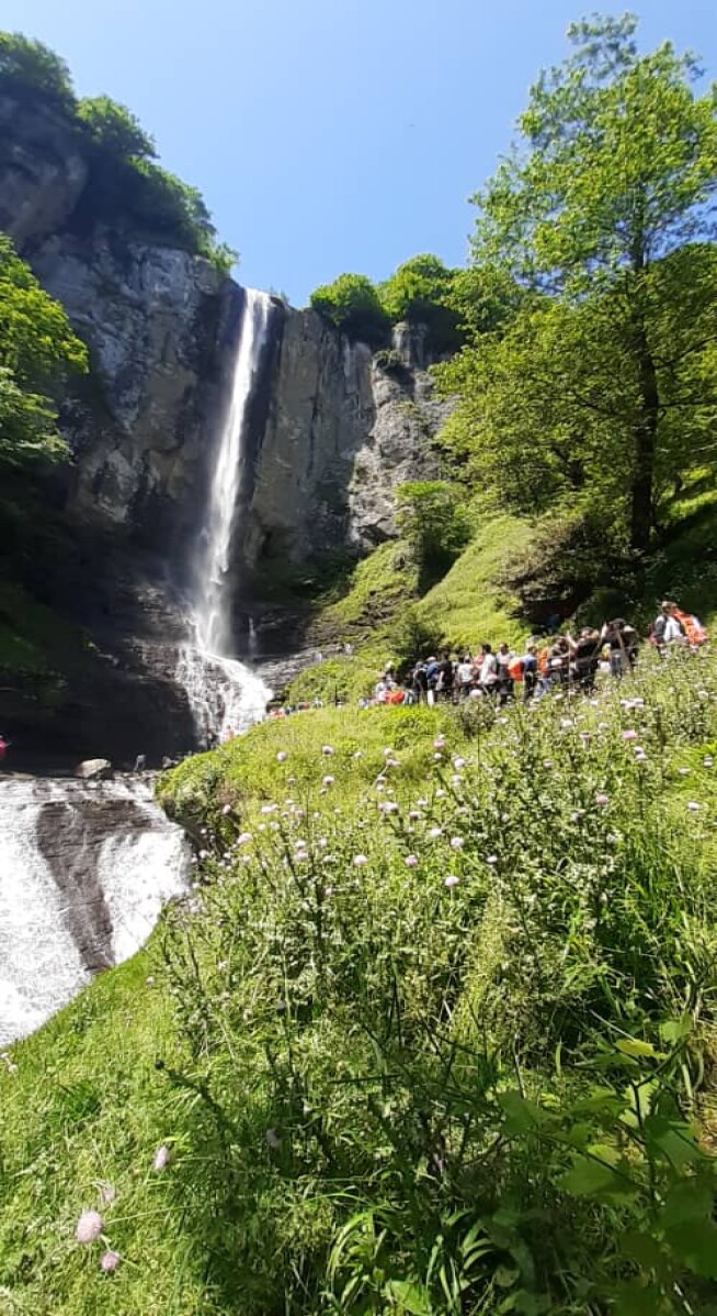 Laton Waterfall, The Spectacle of Mighty Gorgeous