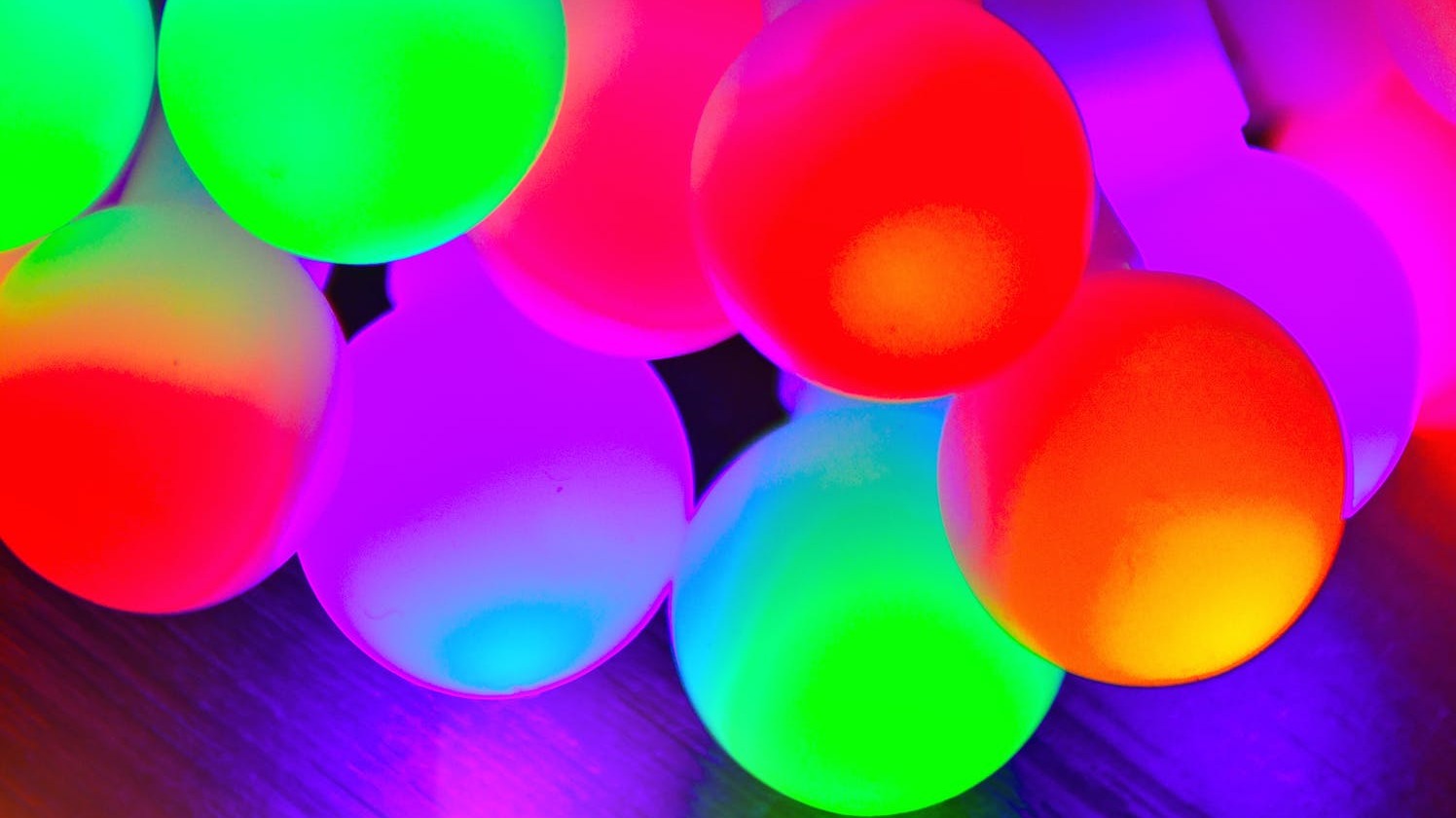 Colored lights with gradients, courtesy of Adonyi Gábor, via pexels.com.